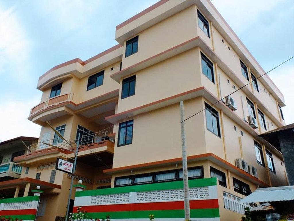 Penguin Hotel Kawthaung Exterior photo