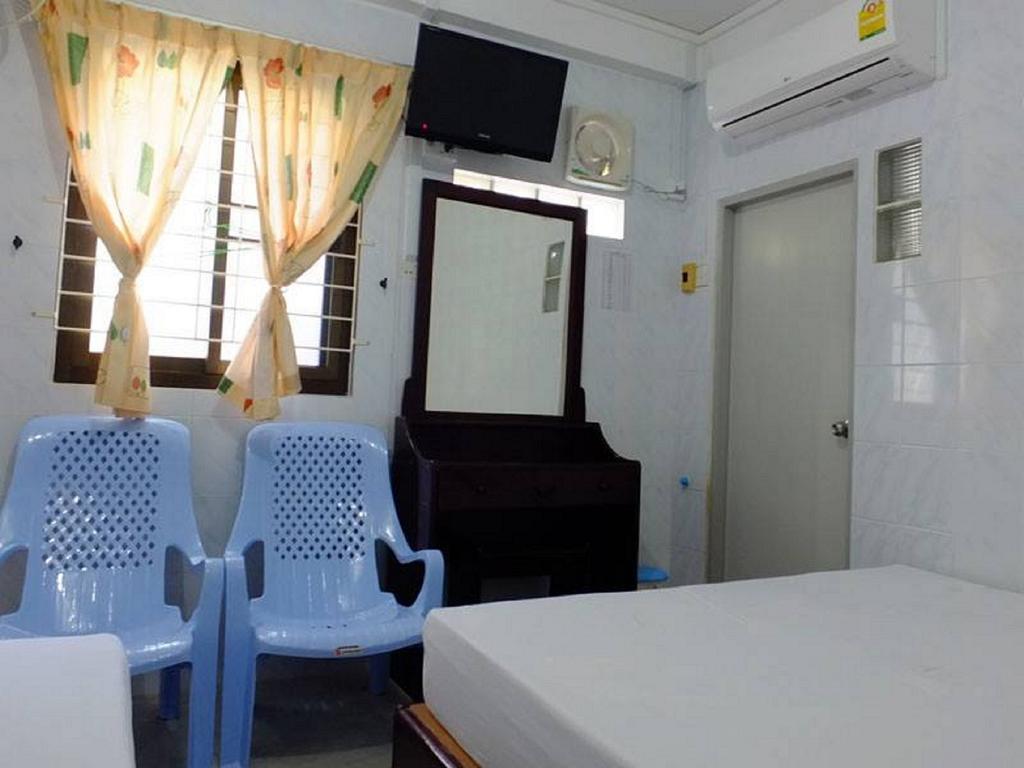 Penguin Hotel Kawthaung Exterior photo